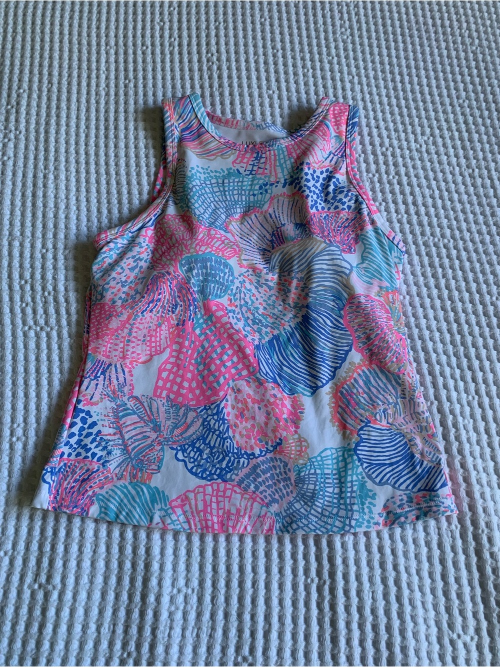 Lilly Pulitzer Luxletic Shell-Print Tank Top with Bra in Pink & Blue Size Medium